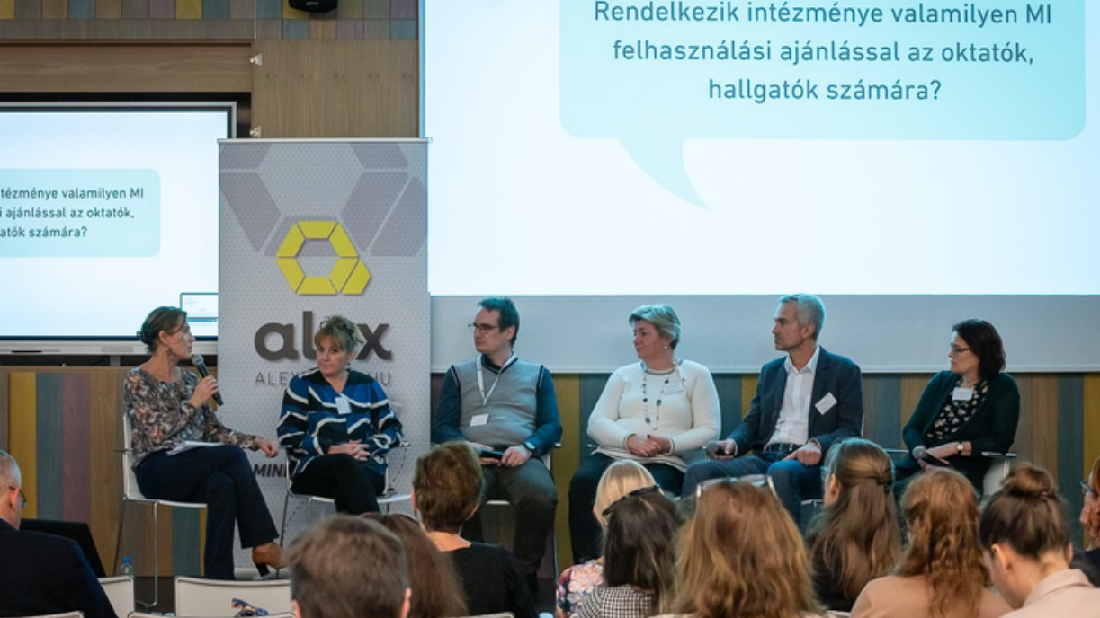 Oktatásinformatika a feksőoktatásban.png